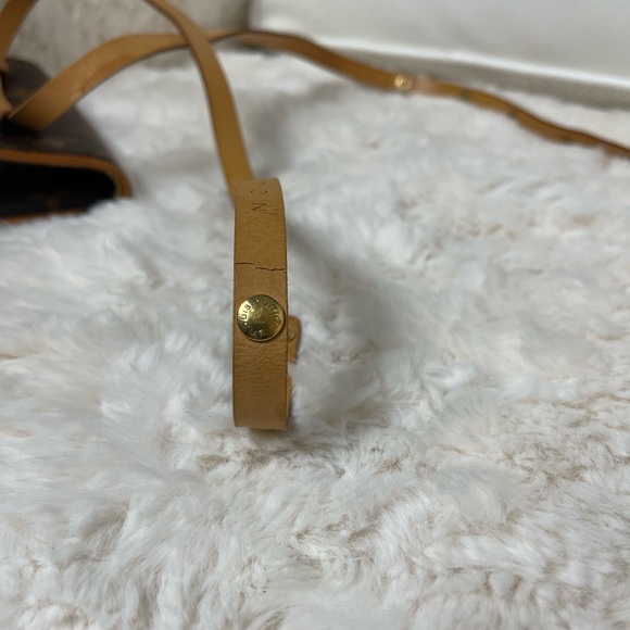 LOUIS VUITTON POCHETTE FLORENTINE. PRELOVED AND AUTHENTIC ! - Picture 9 of 11